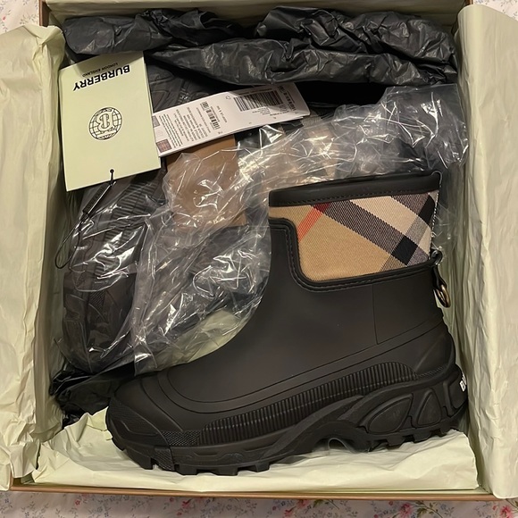 Burberry Rain Boots - Picture 1 of 3